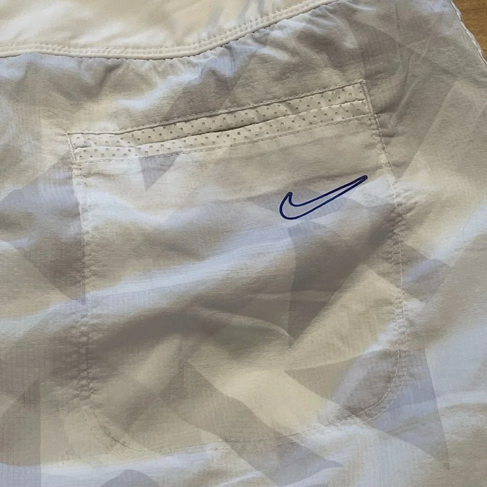Nike Golf Tour Performance Geometric Print Skirt White and light grey Small